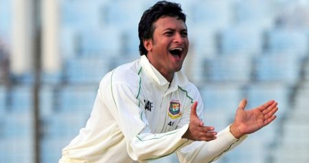 Australia on pressure at the start of Miraz-Shakib