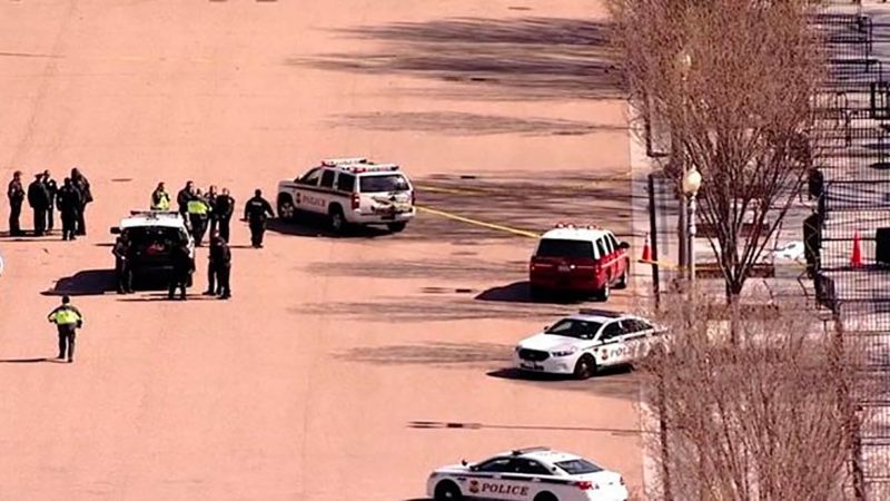 Man shoots himself outside White House