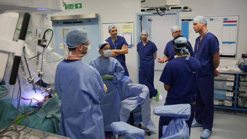 500 CANADIAN DOCTORS PROTEST PAY RAISES BECAUSE THEY ALREADY MAKE TOO MUCH MONEY