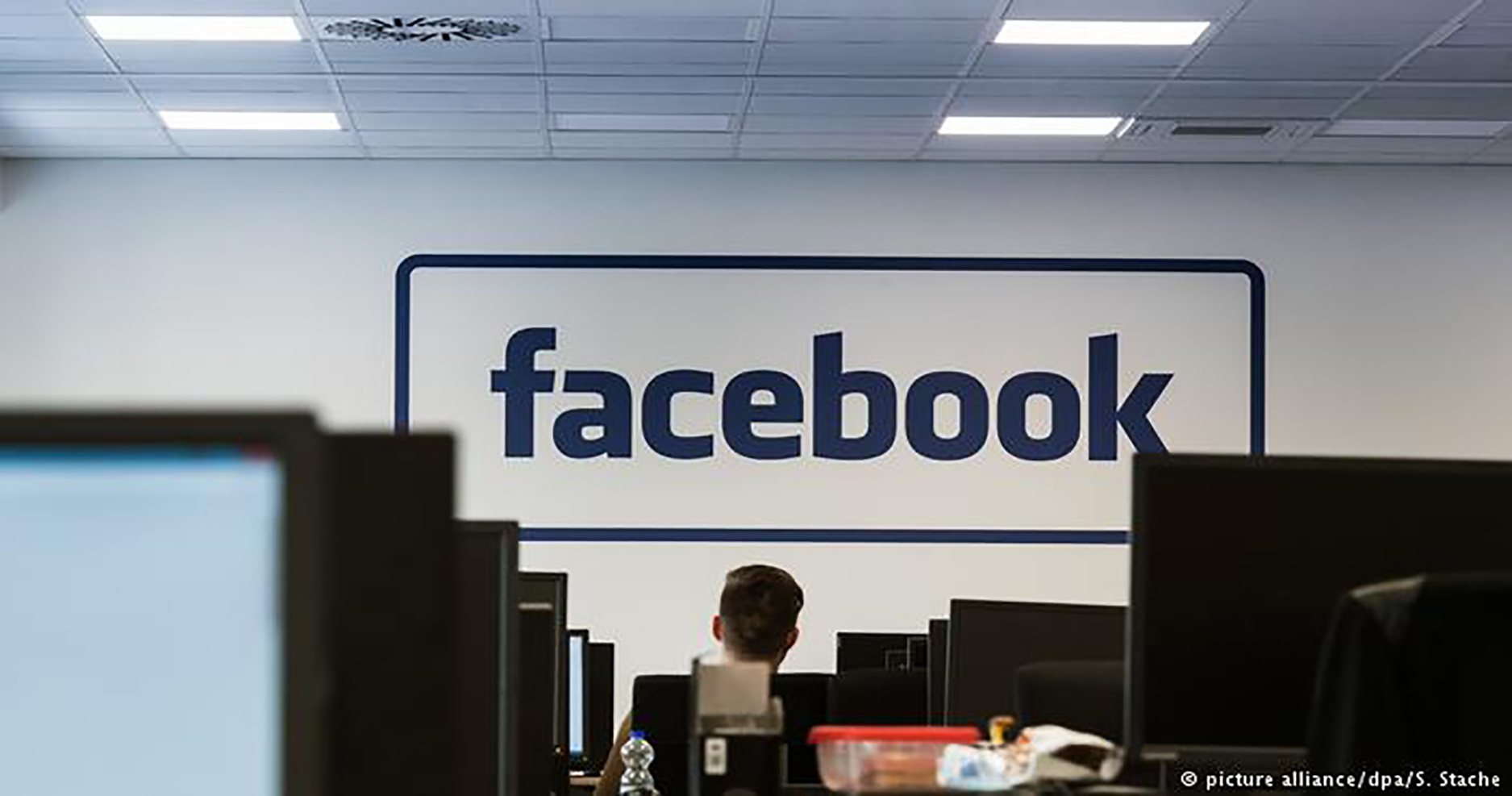 Facebook Faces U.K. Fine Over Cambridge Analytica Scandal